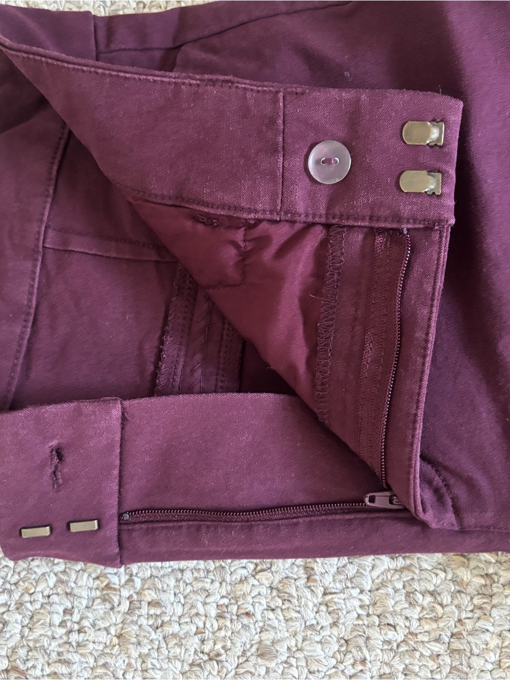 Old Navy Women's Pixie Pants in Burgundy - Picture 5 of 6